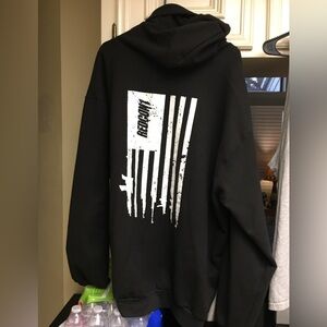 Redcon1 2-piece bundle. 1 full-zip hoodie & 1 gray muscle shirt. Men’s size XXL.